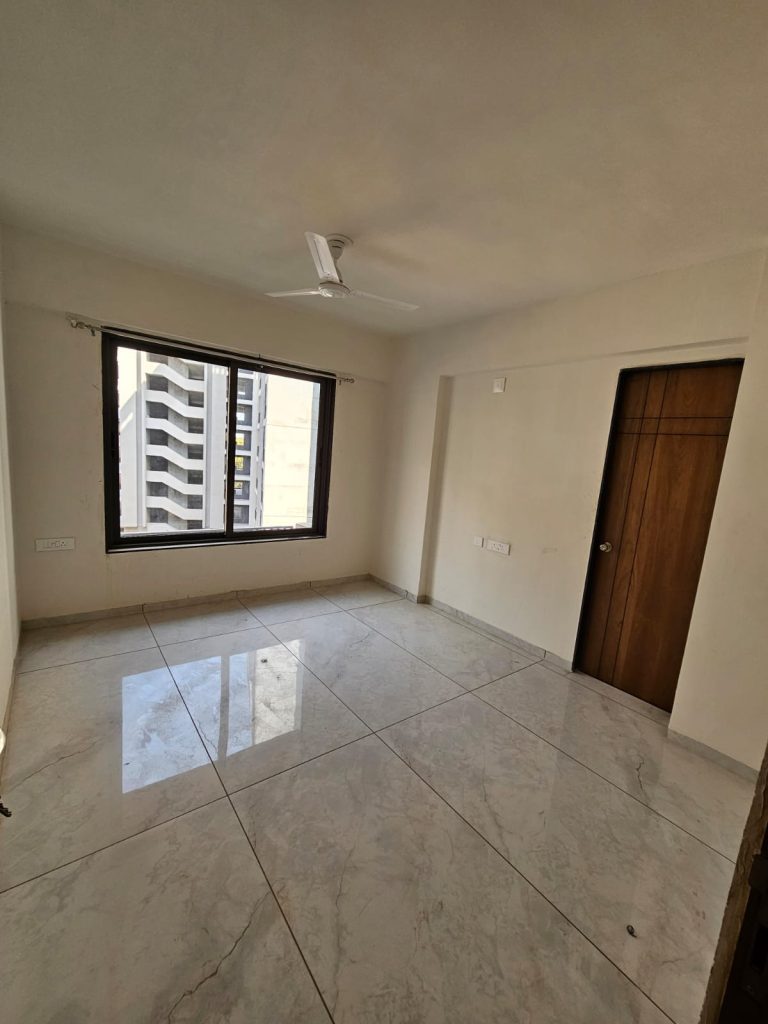 WhatsApp Image 2026-04-06 at 17.30.03